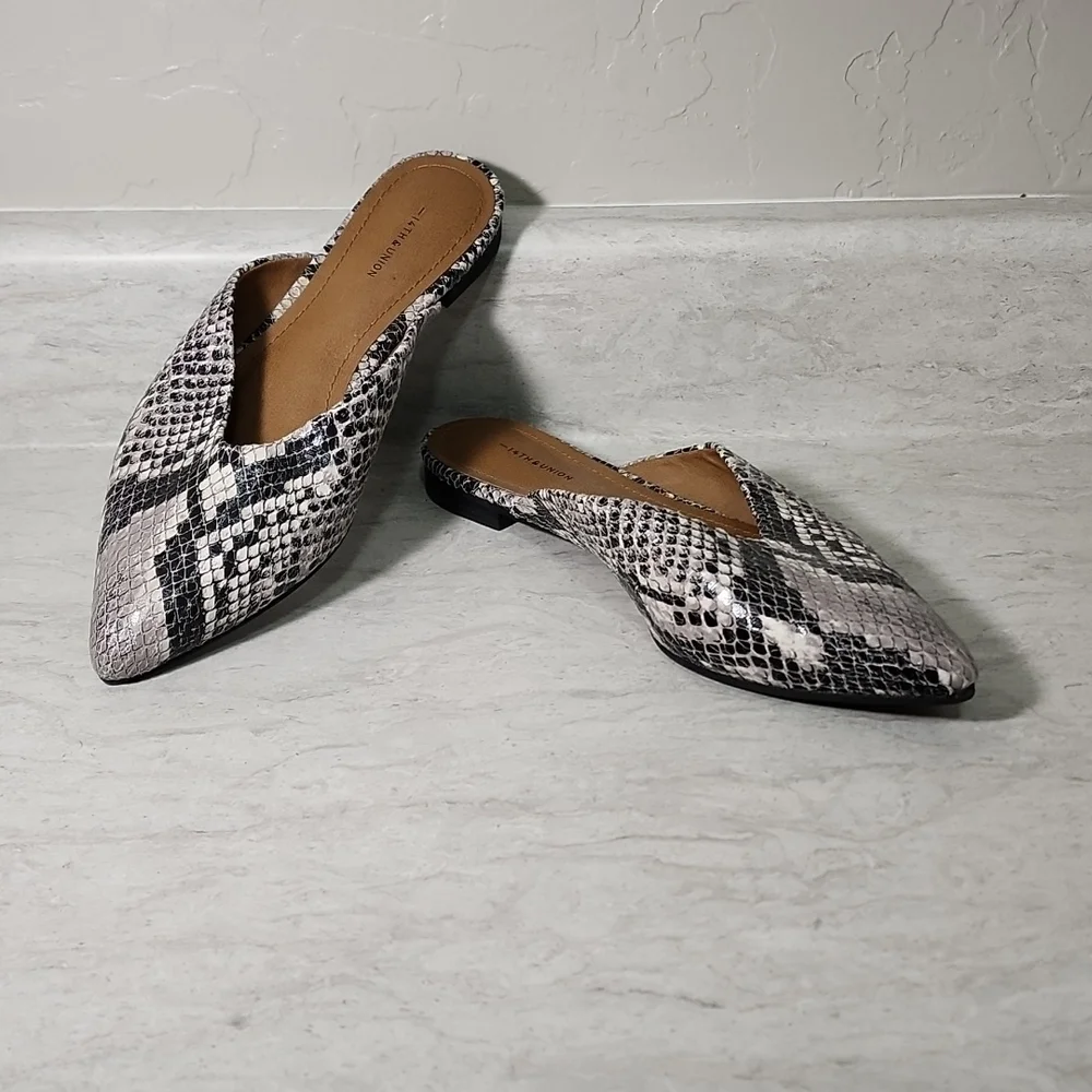 14th and Union Snake Slides - Picture 2 of 7